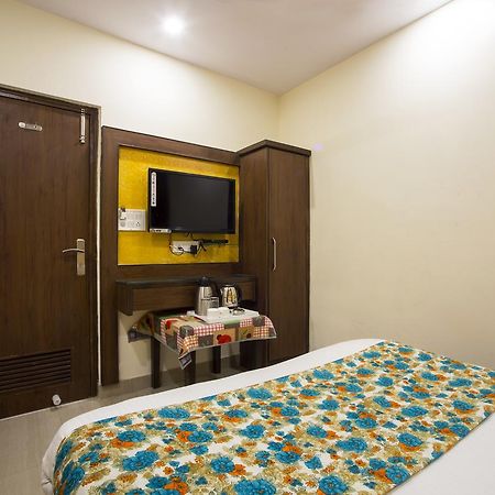 Hotel Optimum Oxford International Nuova Delhi Esterno foto