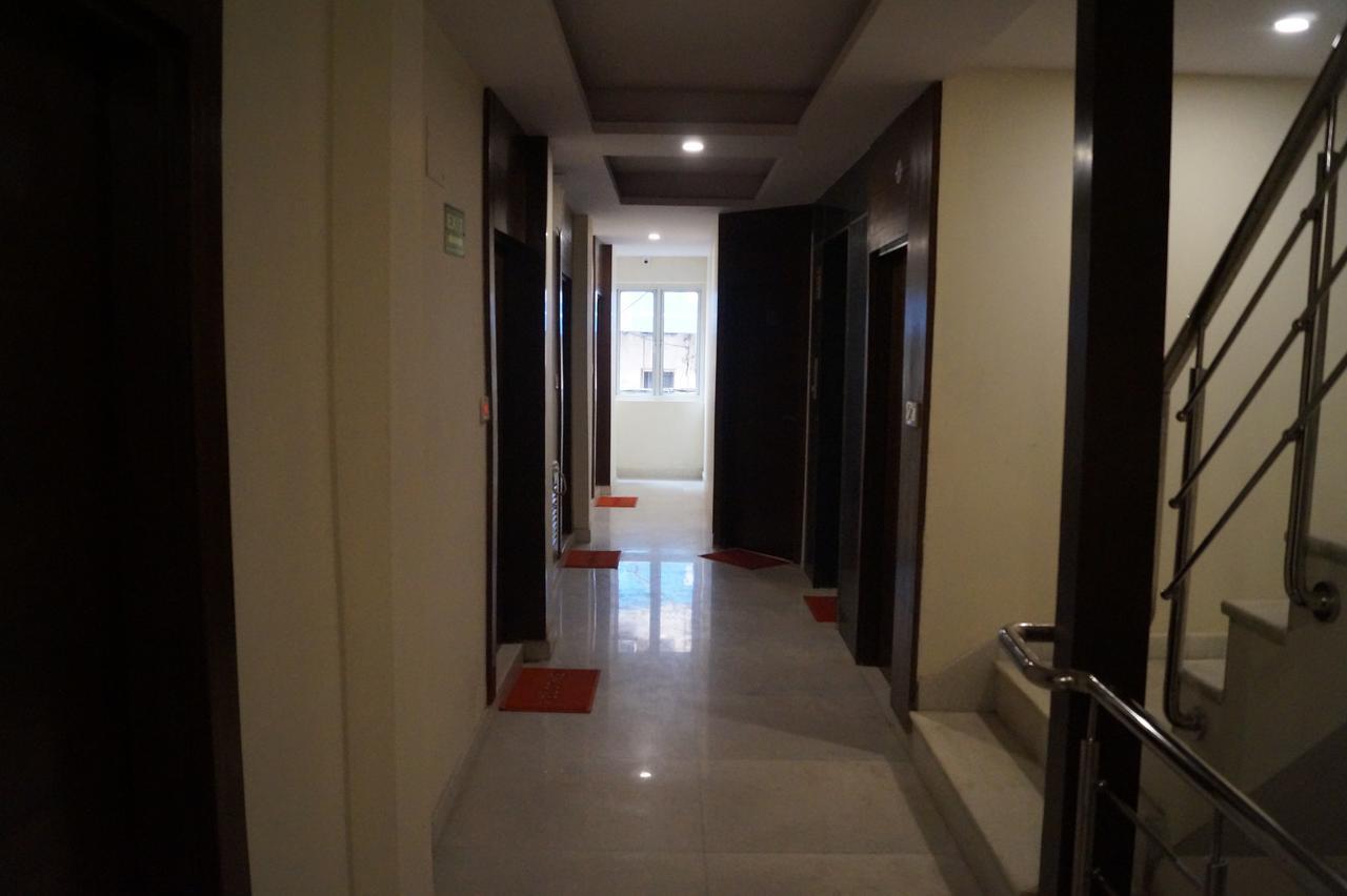 Hotel Optimum Oxford International Nuova Delhi Esterno foto