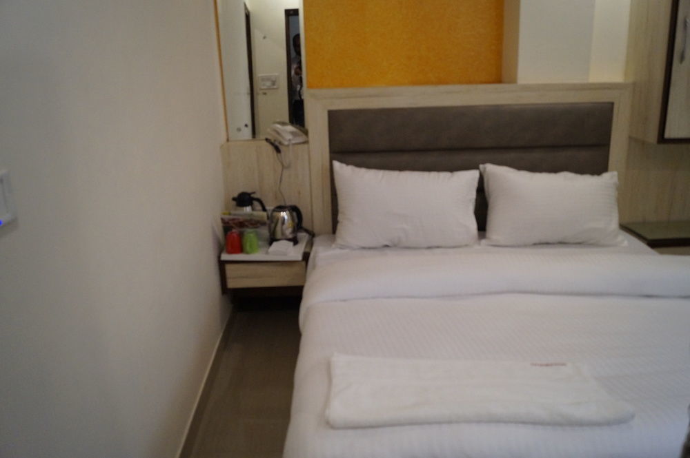 Hotel Optimum Oxford International Nuova Delhi Esterno foto