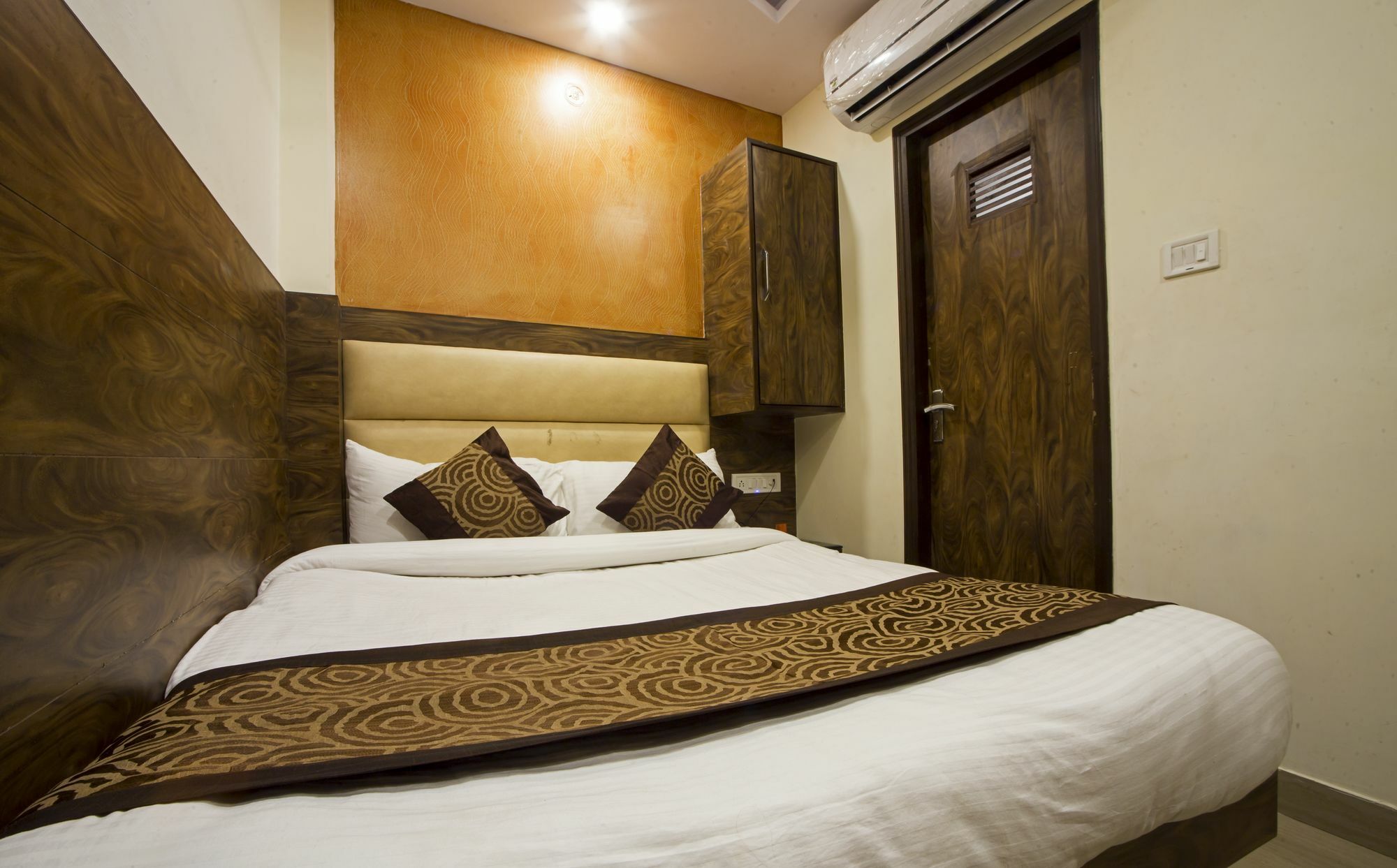 Hotel Optimum Oxford International Nuova Delhi Esterno foto